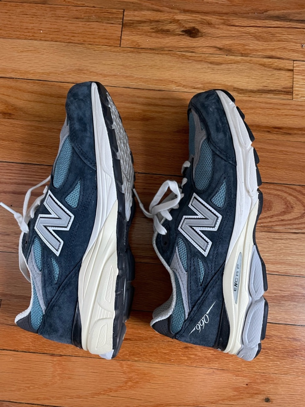 New Balance Men's Dark Blue and Light Blue 990v4 Athletic Sneakers - Picture 3 of 9